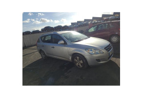 Optique avant principal gauche (feux)(phare) KIA CEE-D 1 SPORT WAGON Photo n°6