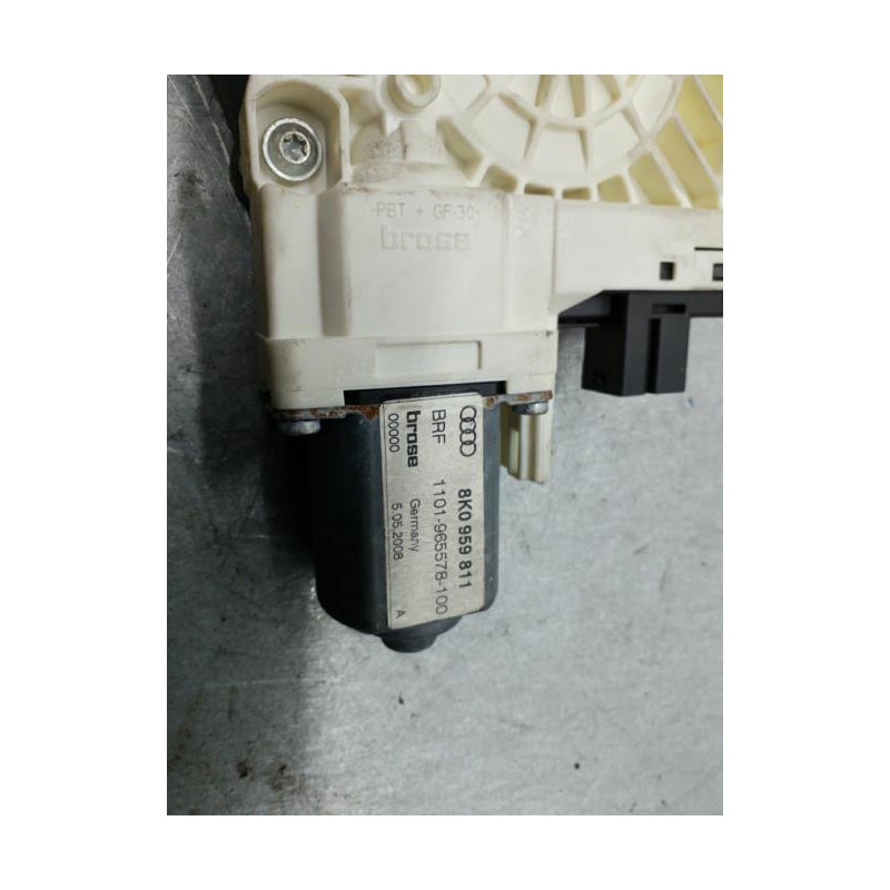 Leve vitre electrique arriere gauche AUDI A4 3 Photo n°1