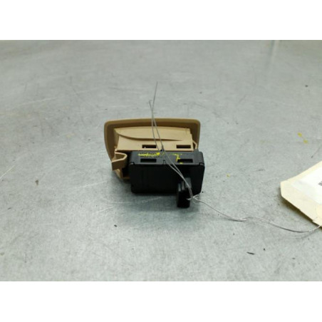 Interrupteur de leve vitre arriere droit BMW SERIE 5 E61