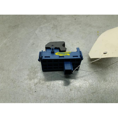 Interrupteur de leve vitre arriere gauche TOYOTA AVENSIS 3