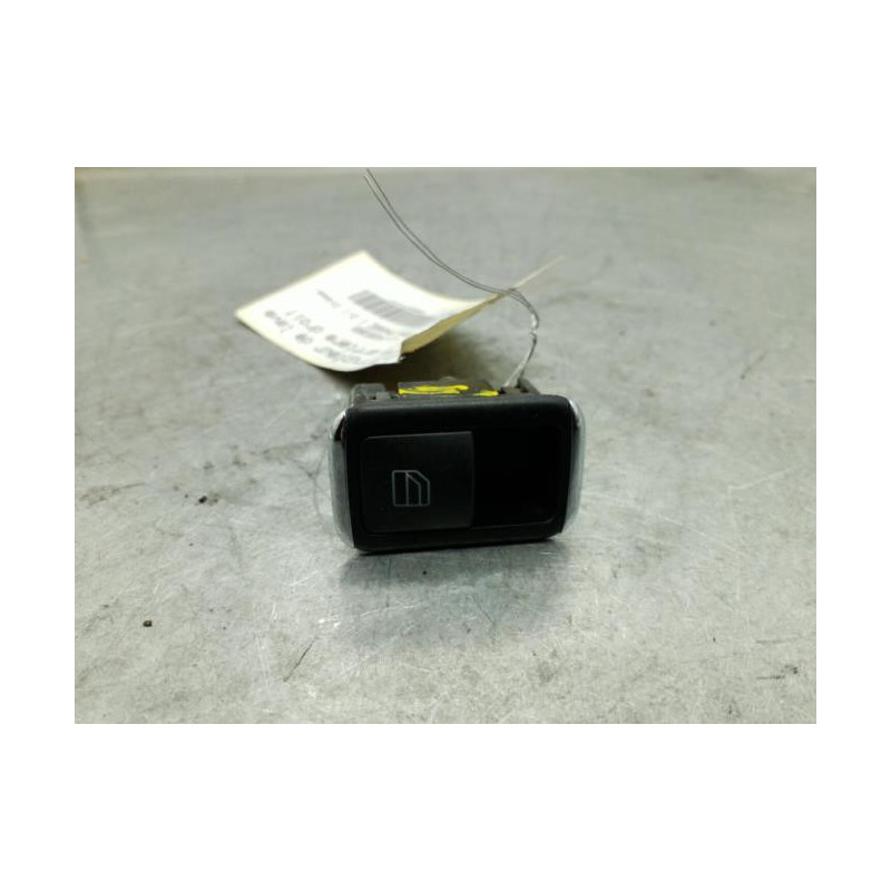 Interrupteur de leve vitre arriere droit MERCEDES CLASSE C 204 Photo n°1
