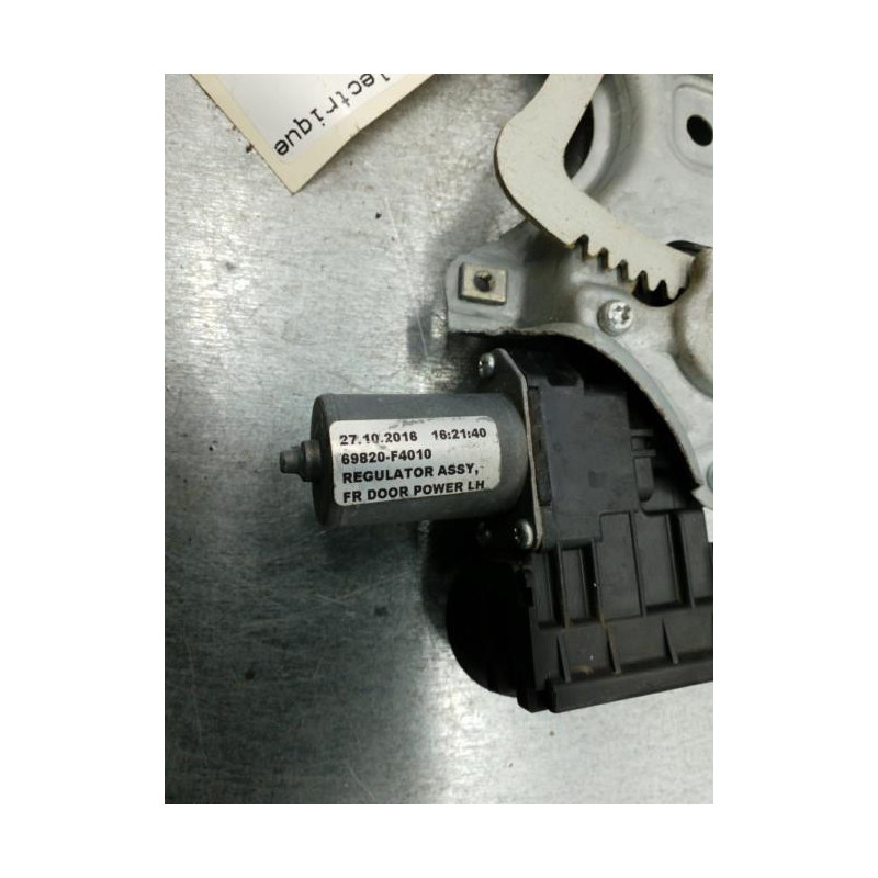 Leve vitre electrique avant gauche TOYOTA C-HR 1 Photo n°1