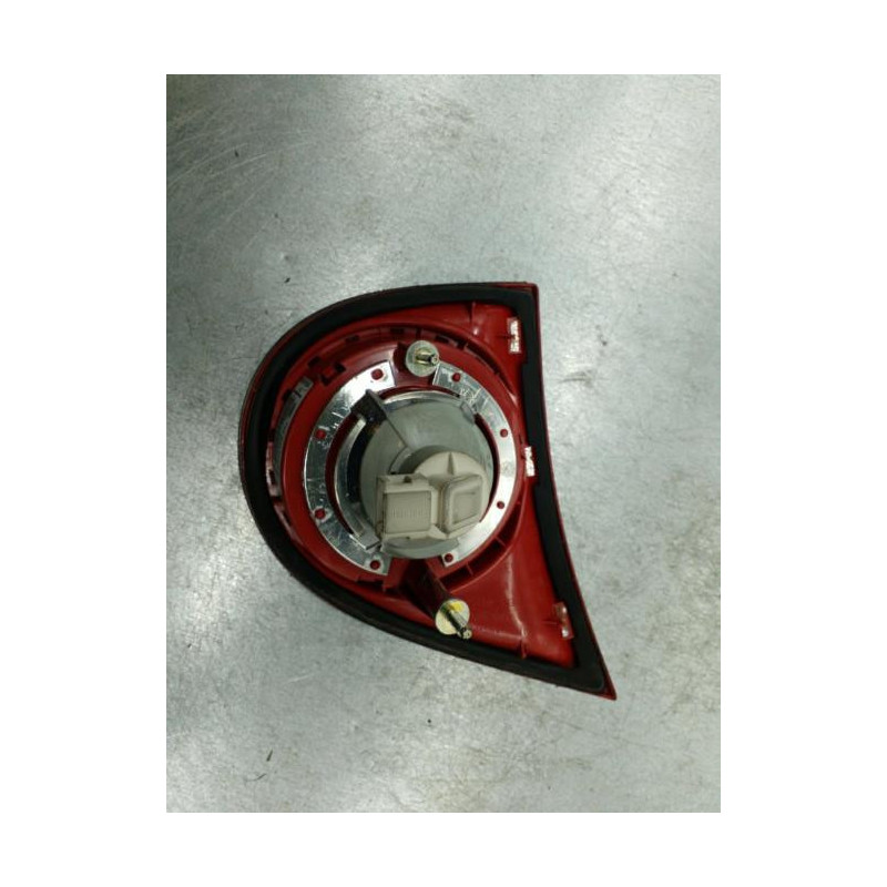 Feu arriere secondaire droit (feux) VOLKSWAGEN GOLF 5 Photo n°1