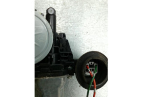 Leve vitre electrique avant droit SUZUKI SWIFT 3 Photo n°4