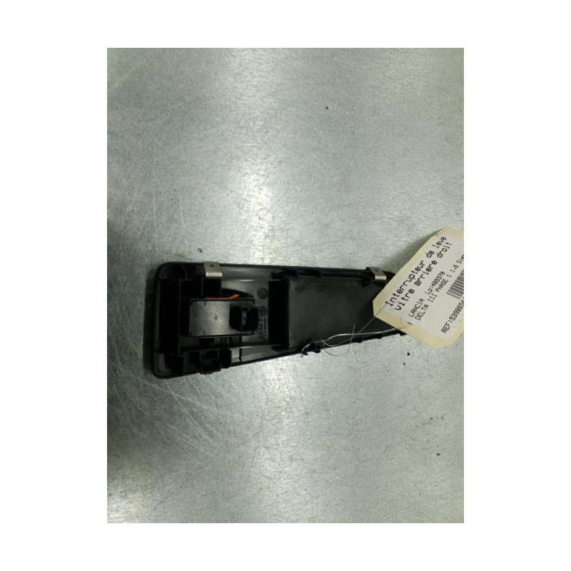 Interrupteur de leve vitre arriere droit LANCIA DELTA 3 Photo n°1