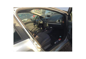 Feu arriere stop central RENAULT CLIO 3 Photo n°15