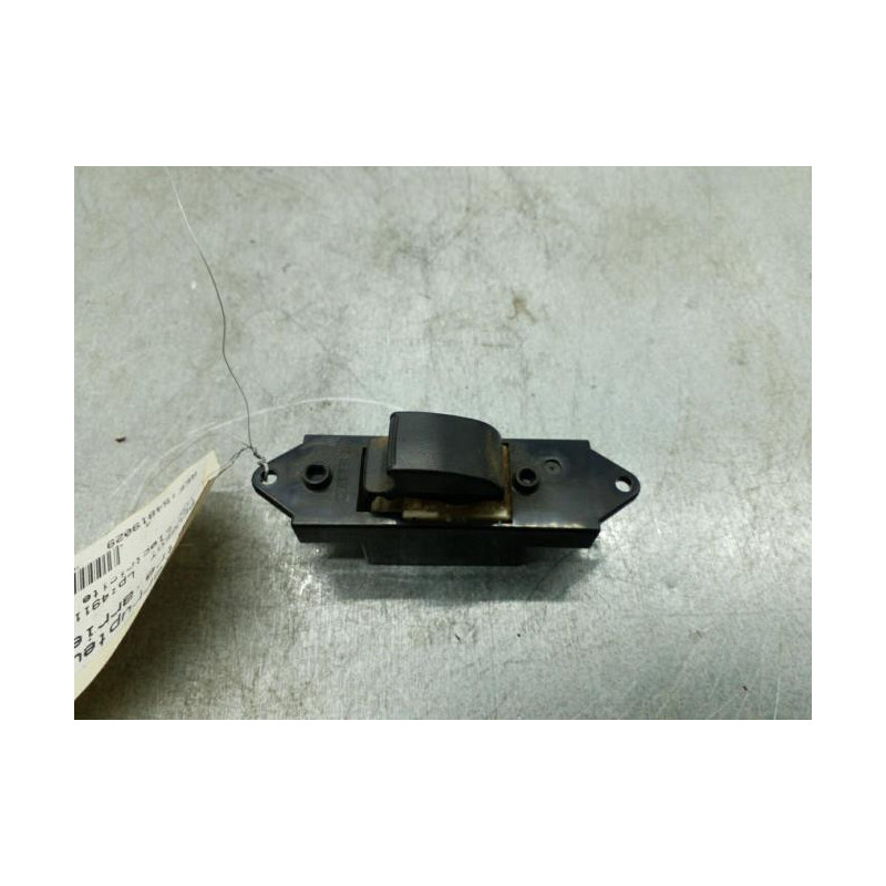 Interrupteur de leve vitre arriere droit PEUGEOT ION Photo n°1