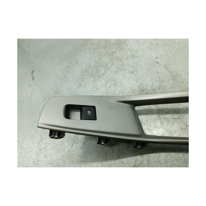 Interrupteur de leve vitre arriere gauche CHEVROLET ORLANDO Photo n°1