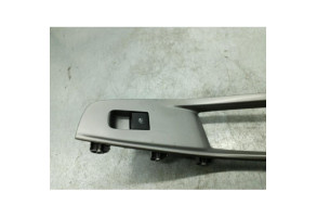 Interrupteur de leve vitre arriere gauche CHEVROLET ORLANDO Photo n°1