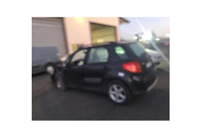 Feu arriere stop central SUZUKI SX4 1 Photo n°12