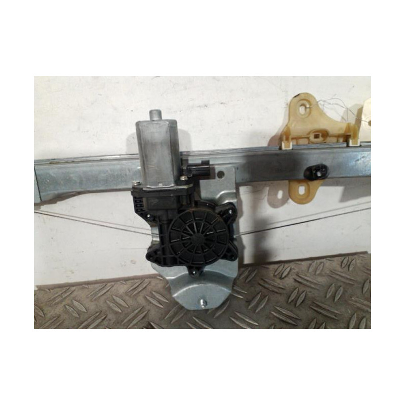 Leve vitre electrique avant droit RENAULT CLIO 4 Photo n°1