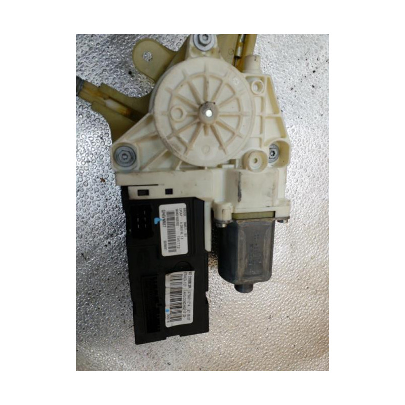 Leve vitre electrique avant gauche RENAULT LAGUNA 3 Photo n°1