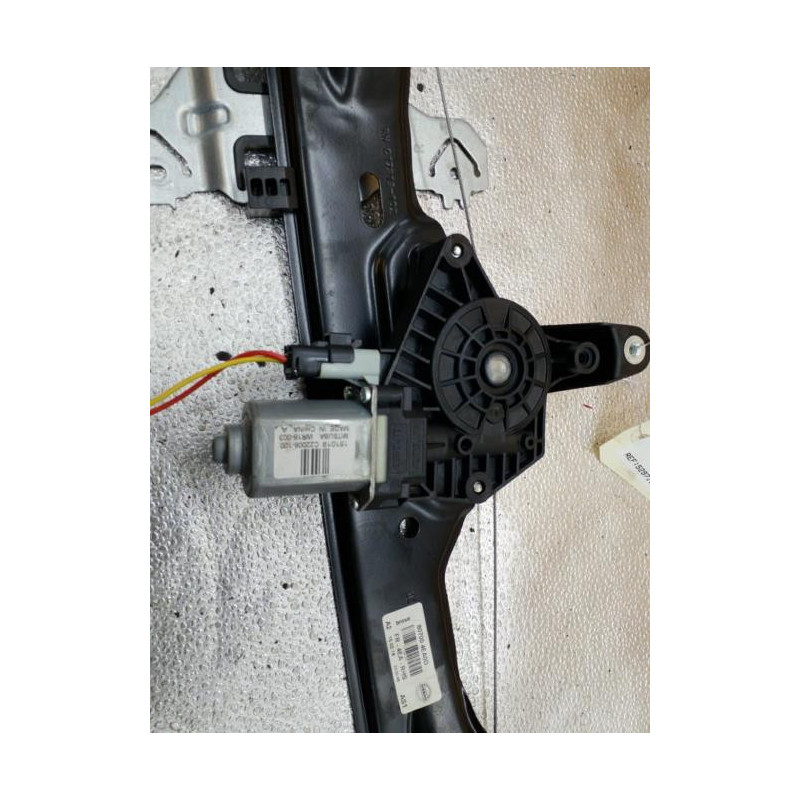 Leve vitre electrique avant droit NISSAN QASHQAI 2 Photo n°1