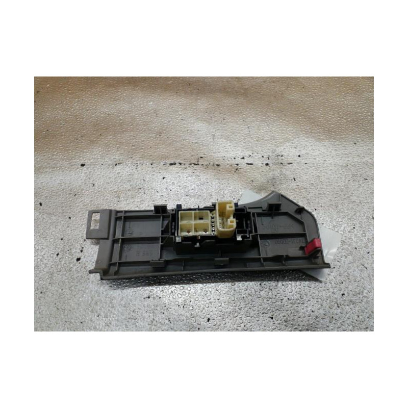 Interrupteur de leve vitre avant droit TOYOTA YARIS 2 Photo n°1