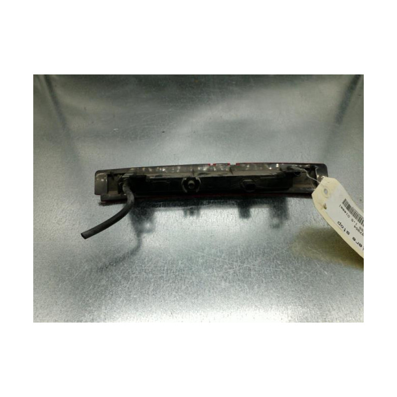 Feu arriere stop central RENAULT CLIO 4 Photo n°1