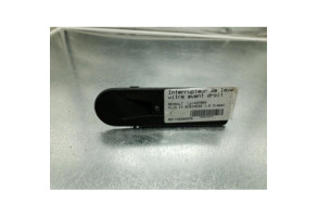 Interrupteur de leve vitre avant droit RENAULT CLIO 4 Photo n°1