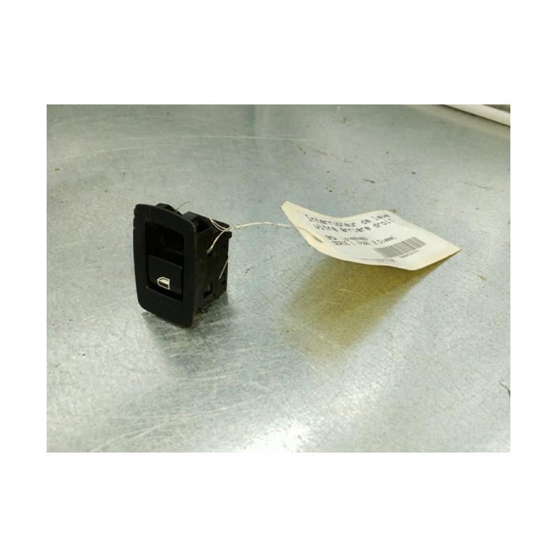 Interrupteur de leve vitre arriere droit BMW SERIE 1 F20 Photo n°1