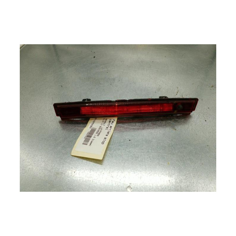 Feu arriere stop central RENAULT CLIO 4 Photo n°1