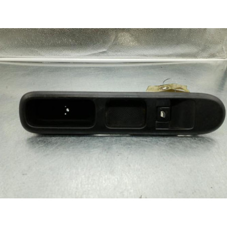 Interrupteur de leve vitre avant droit PEUGEOT 5008 1