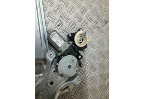 Leve vitre electrique arriere droit TOYOTA AURIS 2 Photo n°1