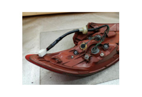 Feu arriere principal droit (feux) MAZDA 2 2 Photo n°4