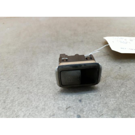 Interrupteur de leve vitre arriere droit MERCEDES CLASSE C 204