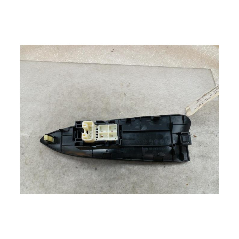 Interrupteur de leve vitre arriere droit TOYOTA RAV4 3 Photo n°1