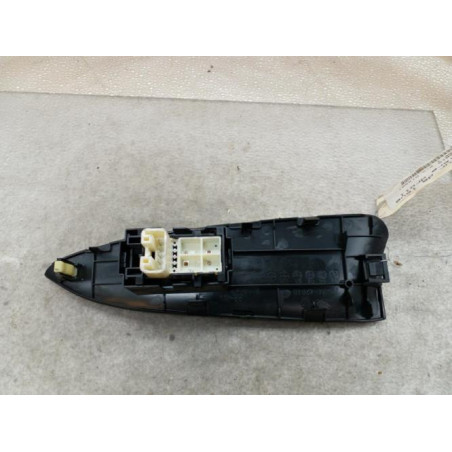 Interrupteur de leve vitre arriere droit TOYOTA RAV4 3