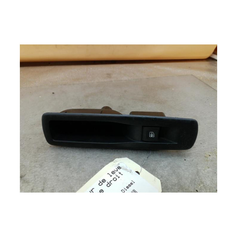 Interrupteur de leve vitre arriere droit RENAULT LAGUNA 3 Photo n°1