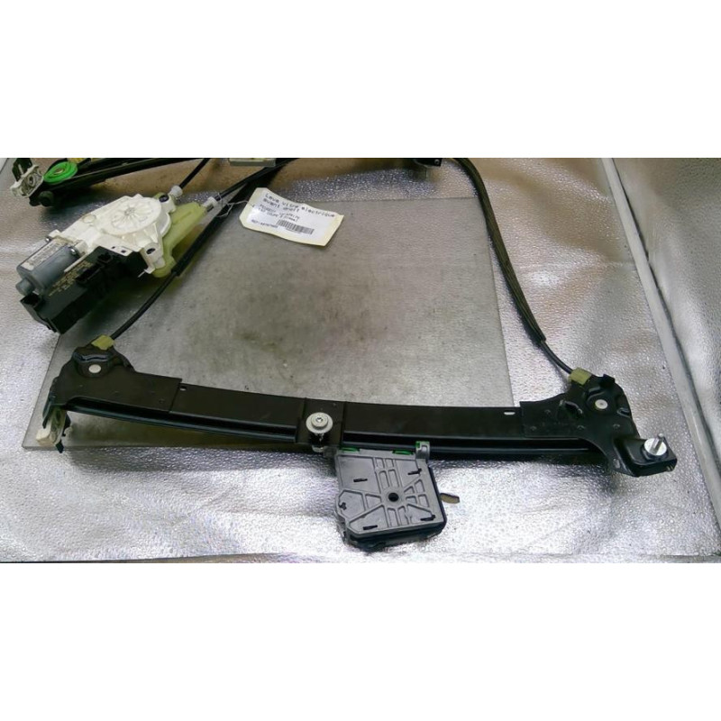 Leve vitre electrique avant droit PEUGEOT 407 Photo n°1