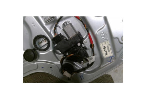 Leve vitre electrique arriere gauche HYUNDAI I 30 1 Photo n°2