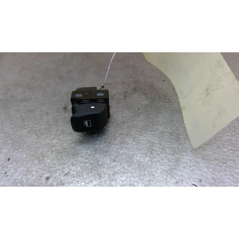 Interrupteur de leve vitre arriere gauche AUDI A3 3 Photo n°1