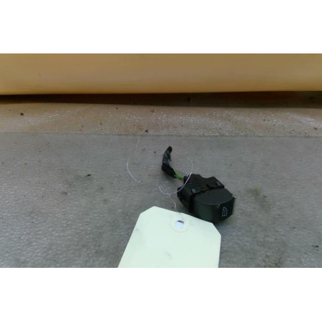 Interrupteur de leve vitre avant droit FORD C-MAX 2