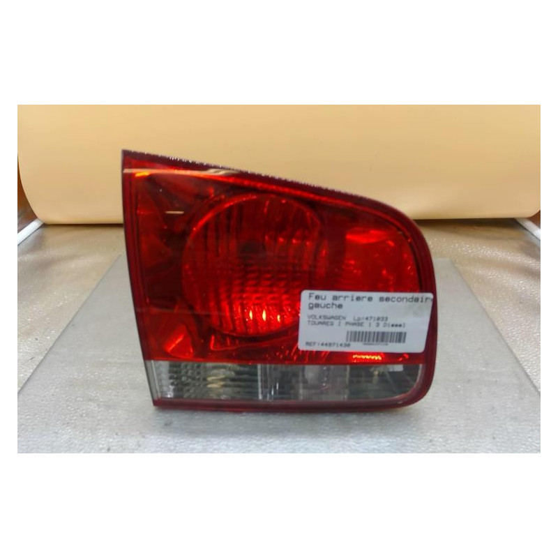 Feu arriere secondaire gauche (feux) VOLKSWAGEN TOUAREG 1 Photo n°1