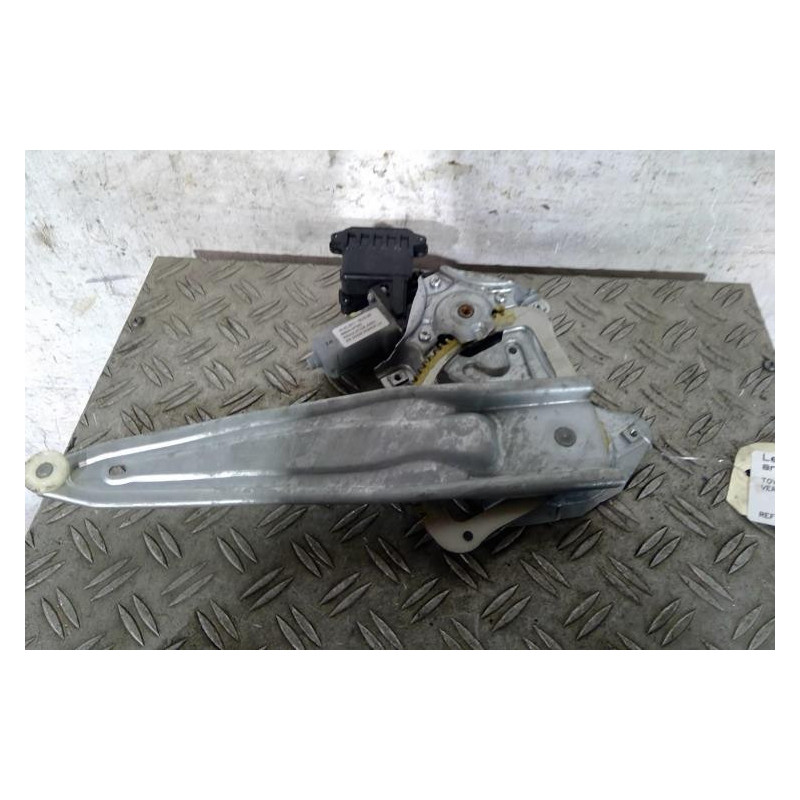 Leve vitre electrique arriere gauche TOYOTA VERSO Photo n°1