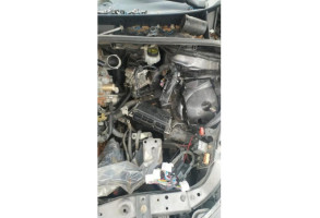 Leve vitre electrique arriere gauche TOYOTA VERSO Photo n°9