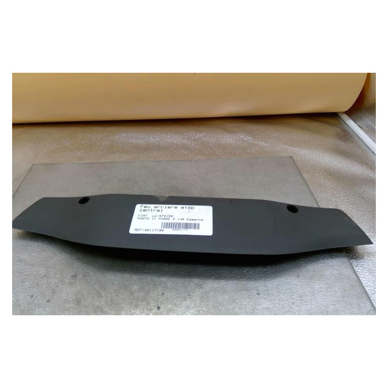 Feu arriere stop central FIAT PUNTO 2 Photo n°1