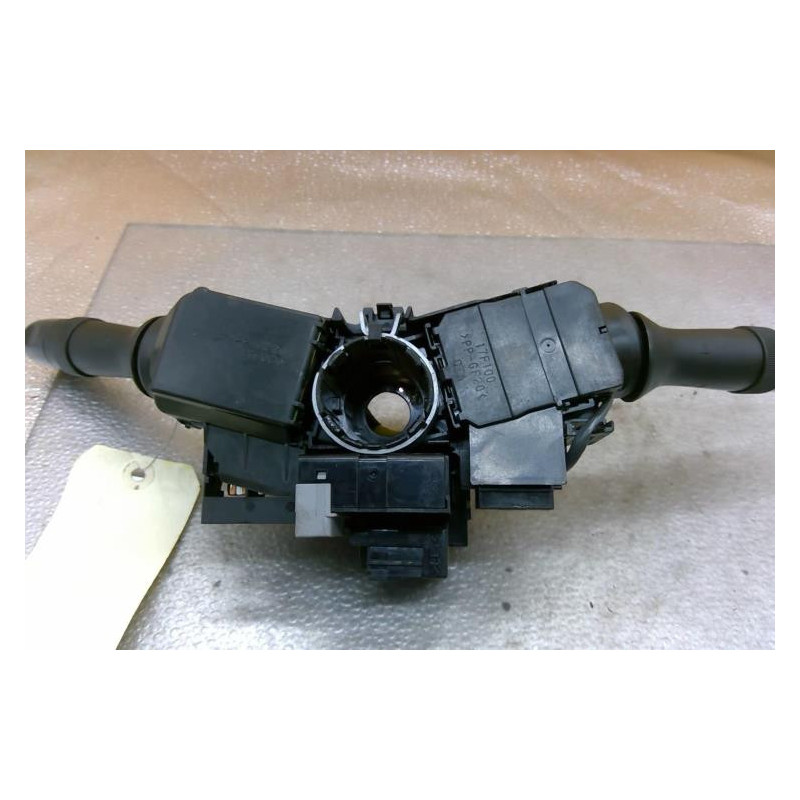 Com (Bloc Contacteur Tournant+Commodo Essuie Glace+Commodo Phare) TOYOTA PRIUS 2 Photo n°1