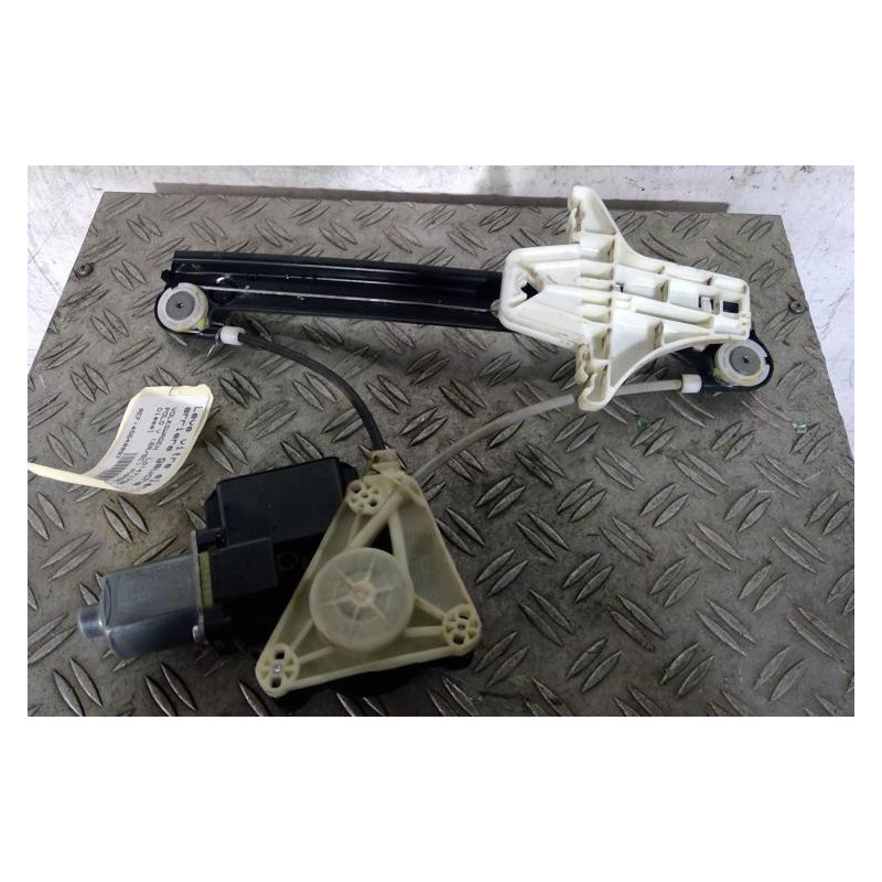 Leve vitre electrique arriere gauche VOLKSWAGEN POLO 5 Photo n°1