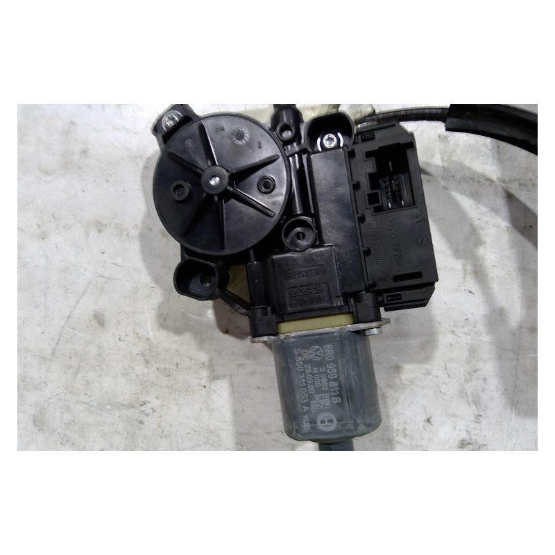 Leve vitre electrique arriere gauche VOLKSWAGEN POLO 5 Photo n°1