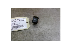 Interrupteur de leve vitre arriere droit AUDI A4 3 Photo n°1
