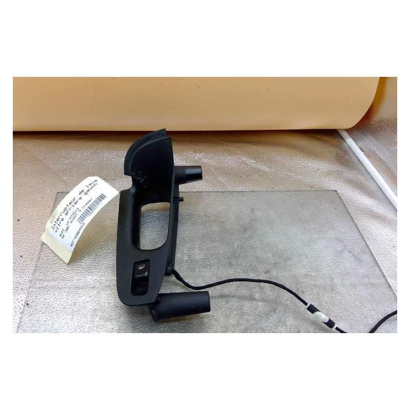 Interrupteur de leve vitre arriere gauche AUDI A4 3 Photo n°1