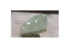 Vitre avant gauche DACIA SANDERO 1 Photo n°1