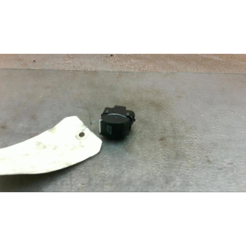 Interrupteur de leve vitre arriere gauche FORD C-MAX 2 Photo n°1