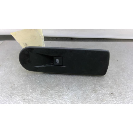 Interrupteur de leve vitre avant droit RENAULT CLIO 4