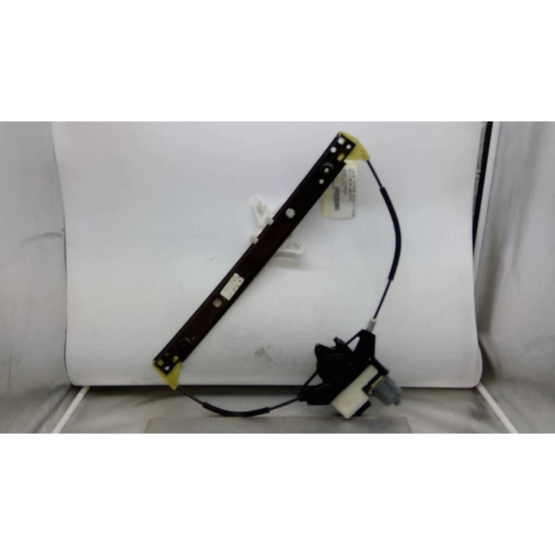 Leve vitre electrique arriere gauche SKODA OCTAVIA 3 Photo n°1