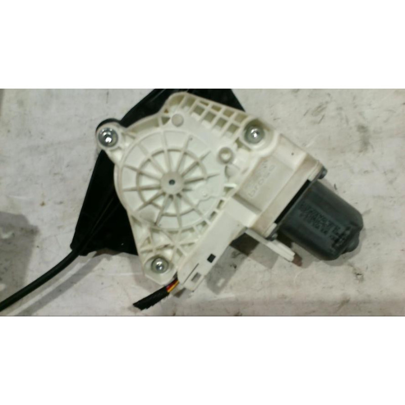 Leve vitre electrique arriere droit AUDI A4 3 Photo n°1