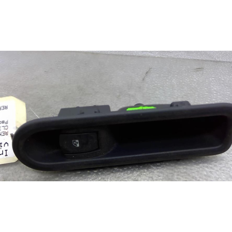 Interrupteur de leve vitre arriere gauche RENAULT CLIO 3 Photo n°1