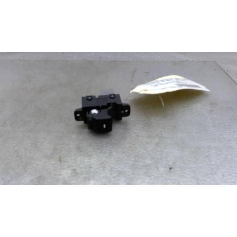 Interrupteur de leve vitre avant droit HYUNDAI I 20 2 Photo n°1