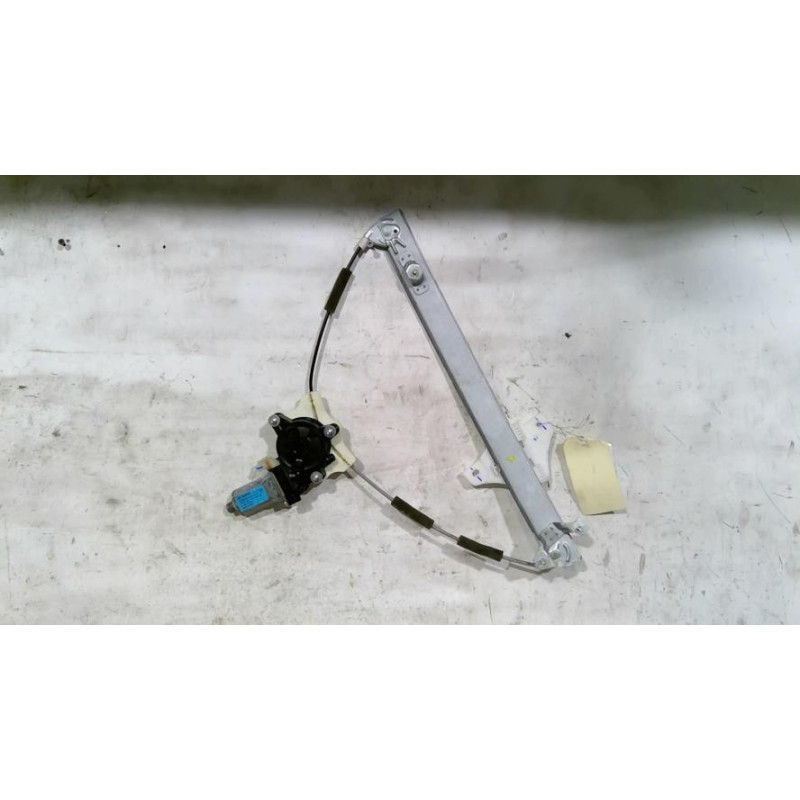 Leve vitre electrique avant droit HYUNDAI I 20 2 Photo n°1